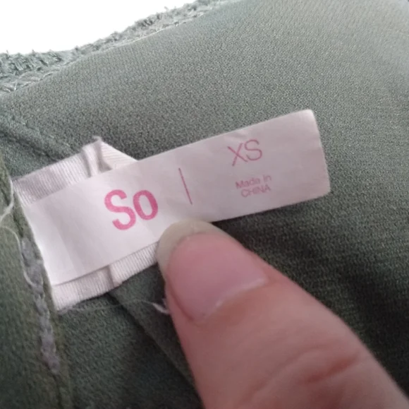 EUC SO women's size XS green crochet pattern bikini top - Picture 5 of 5